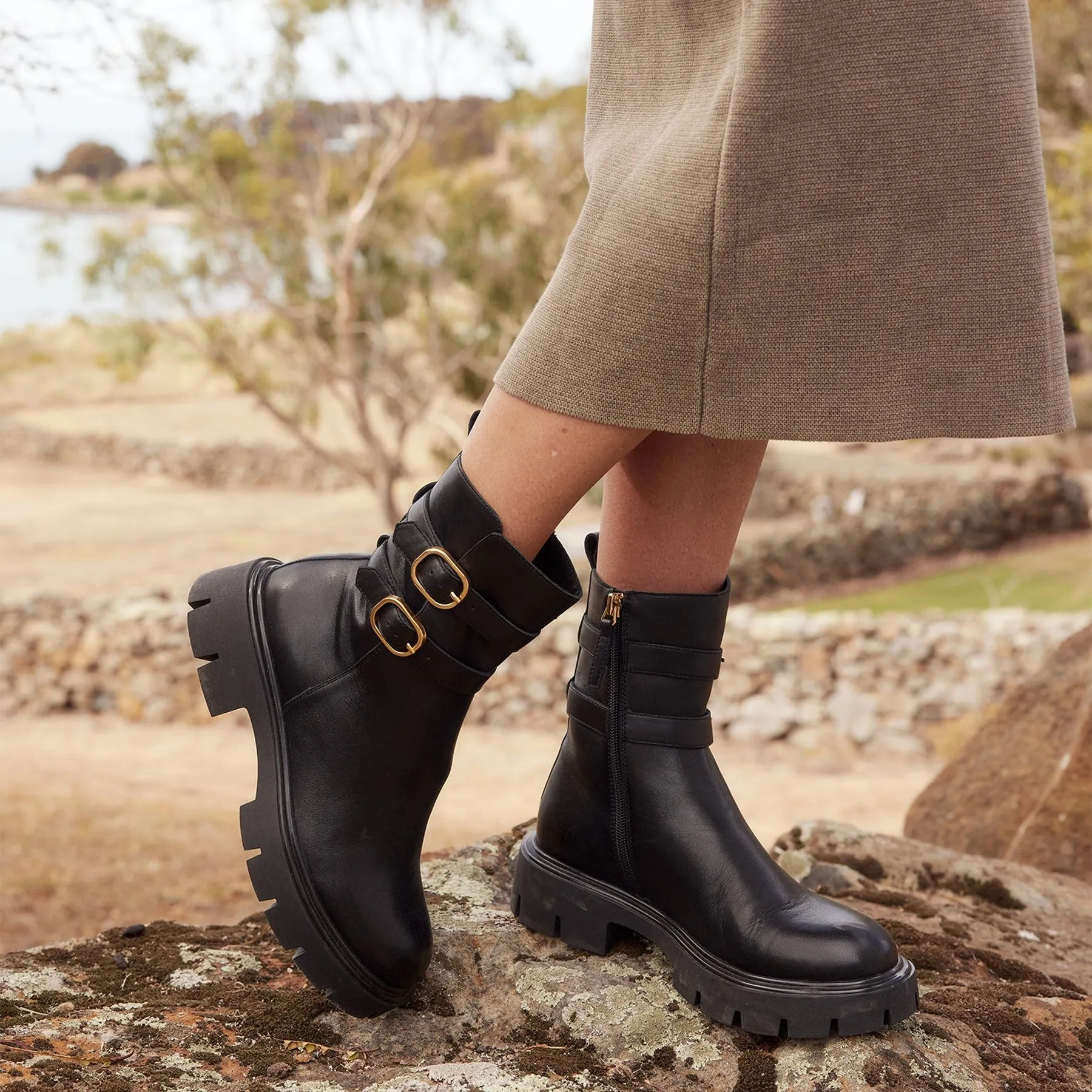 CAILY LEATHER DOUBLE BUCKLE MID BOOTS