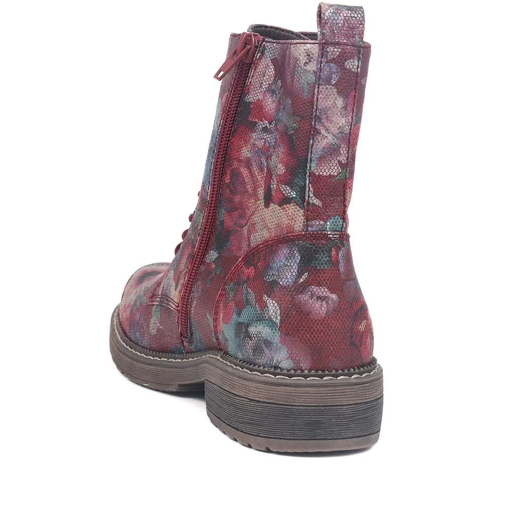 Lace-Up Boots - PINYI40009 / 326 032