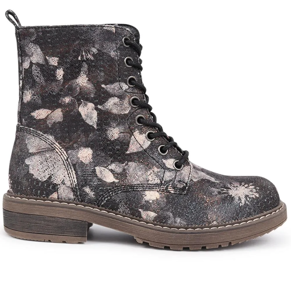 Lace-Up Boots - PINYI40009 / 326 032
