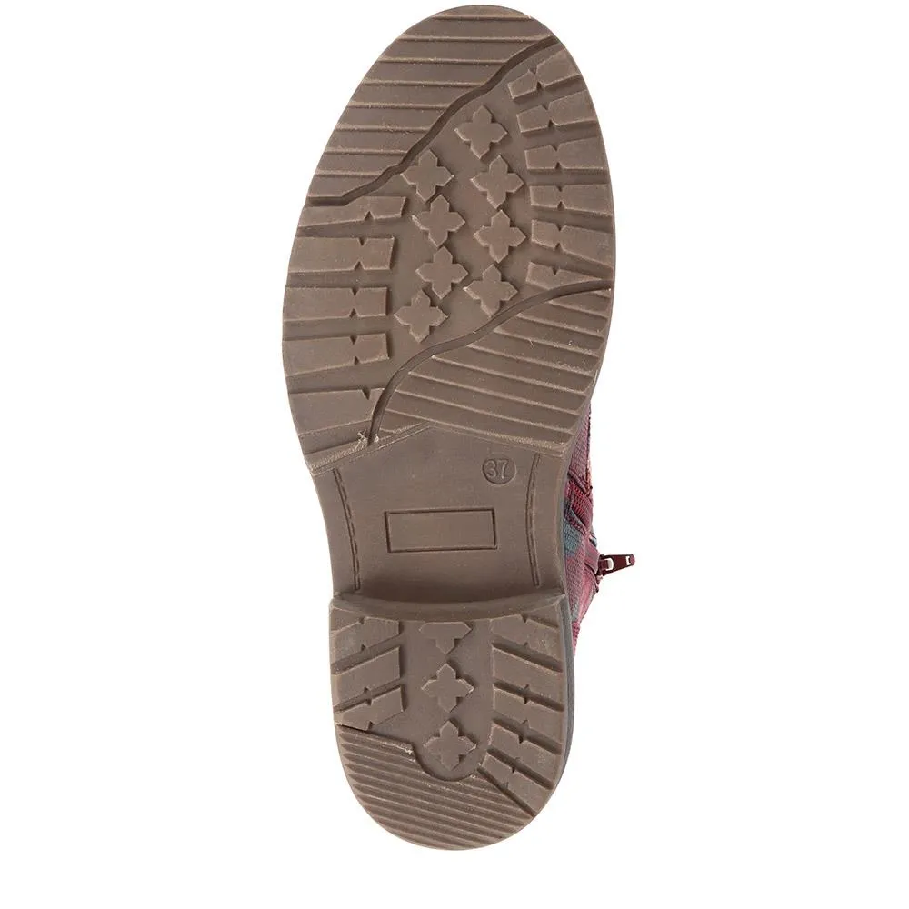 Lace-Up Boots - PINYI40009 / 326 032