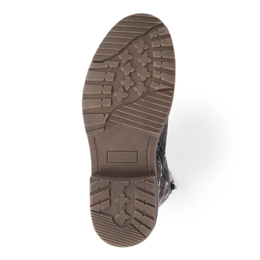 Lace-Up Boots - PINYI40009 / 326 032