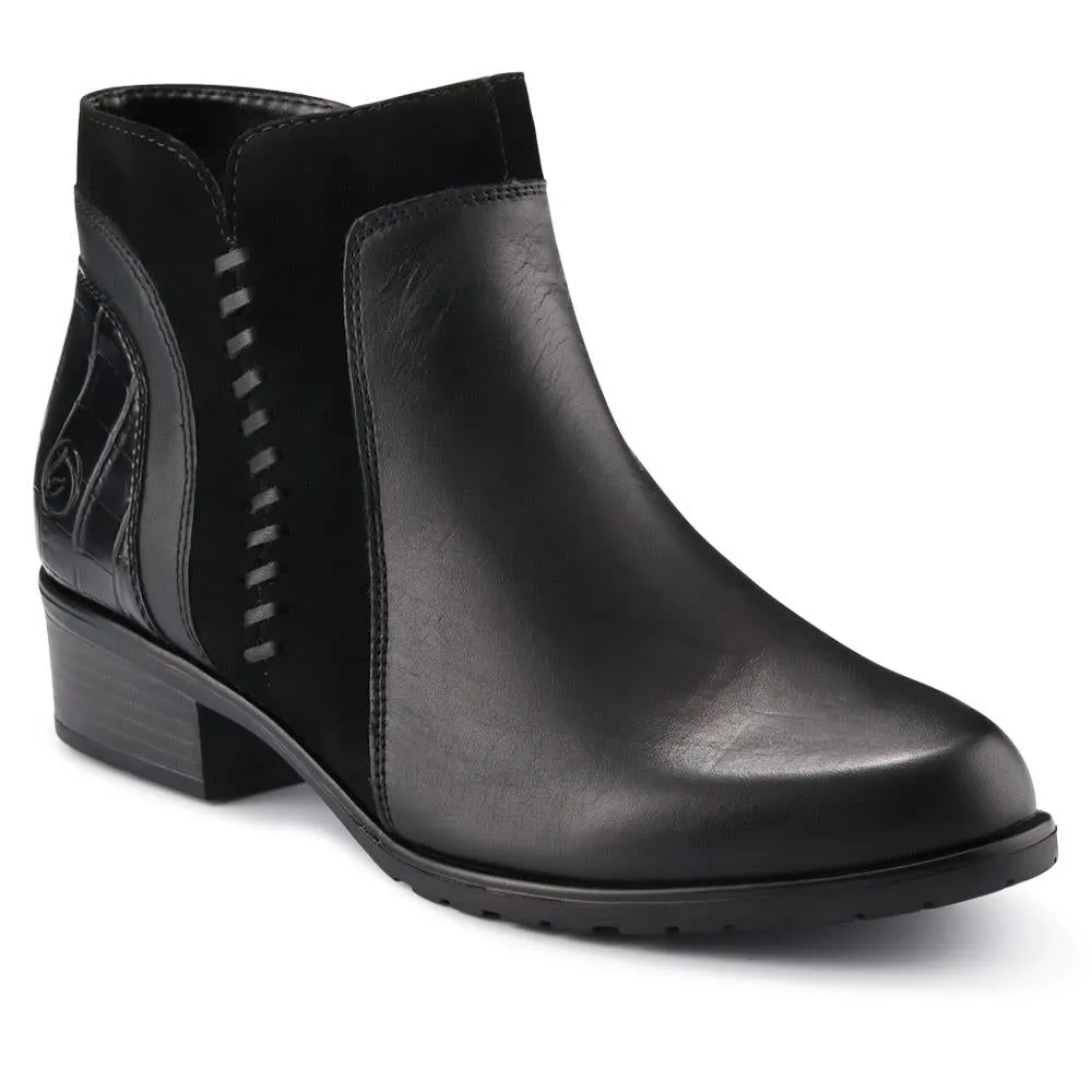 Leather Stitched Ankle Boots - DRS40512 / 326 359