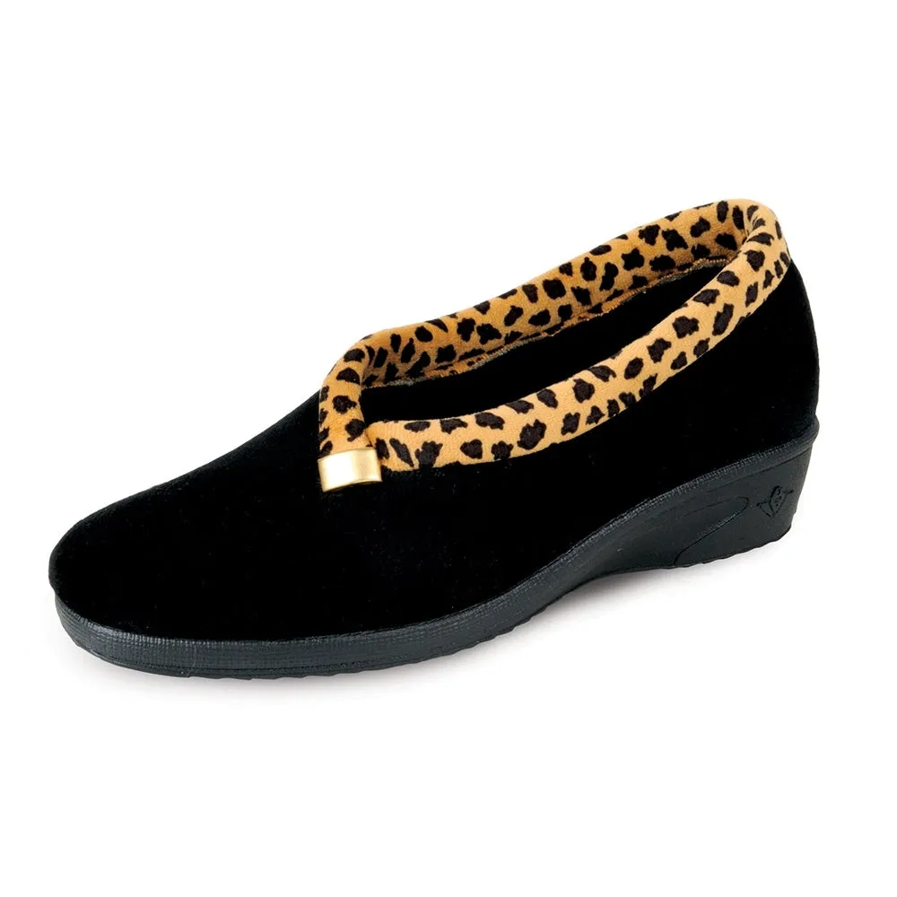 Lunar Women's KLA005 Paloma Leopard Trim Slippers Black