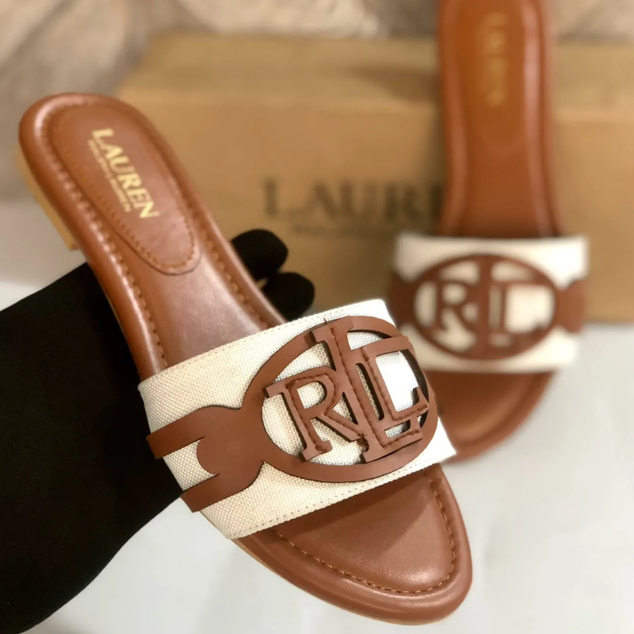 RALPH LAUREN WOMEN'S ALEGRA SLIDES - BROWN