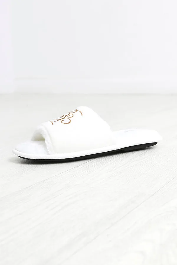 WHITE FAUX FUR OPEN TOE EMBROIDERED SLIPPERS